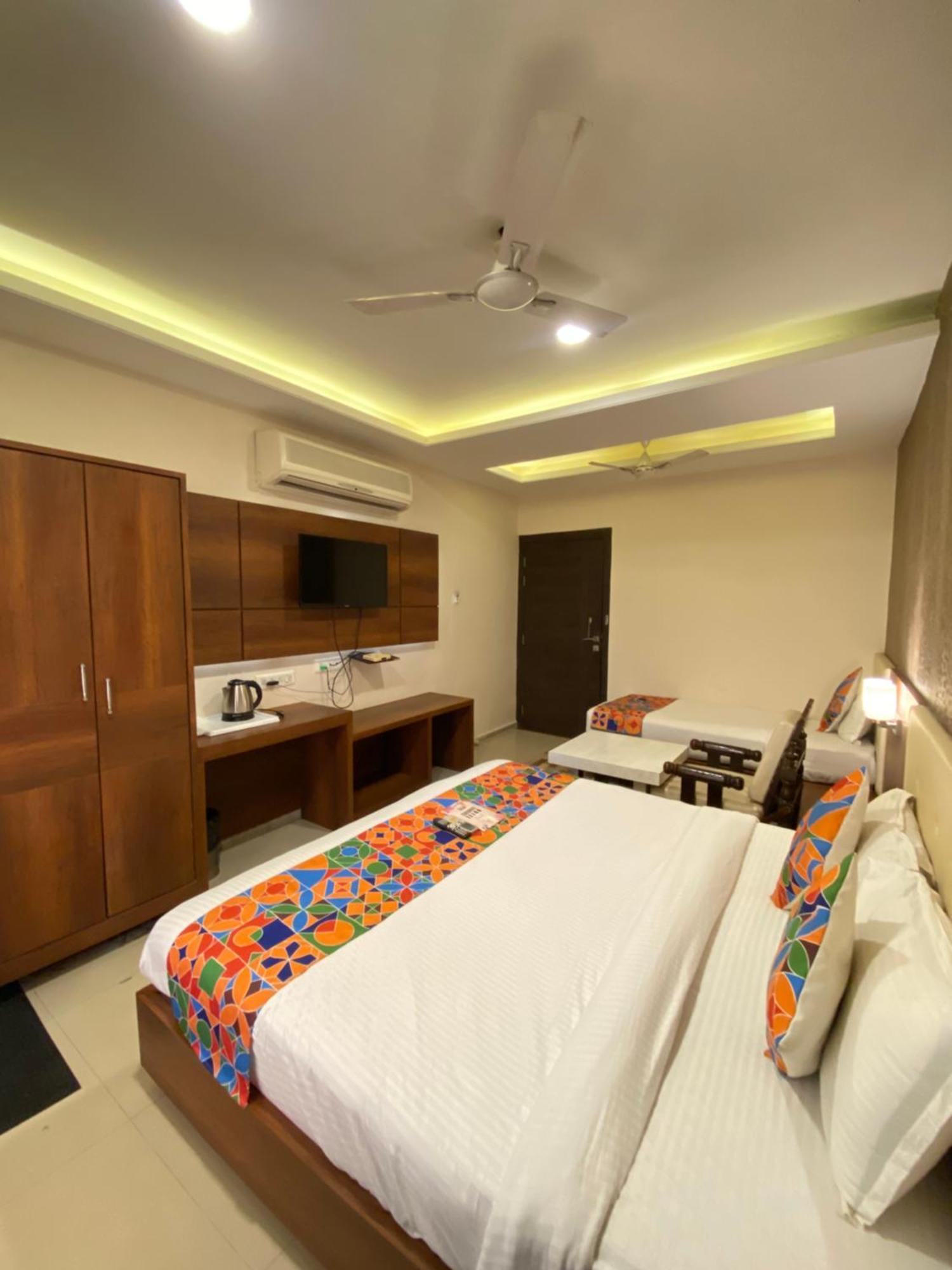Hotel Damanis Udajpur Zewnętrze zdjęcie
