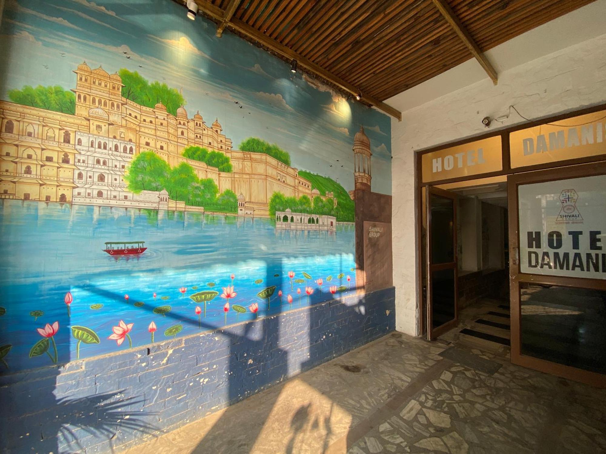 Hotel Damanis Udajpur Zewnętrze zdjęcie